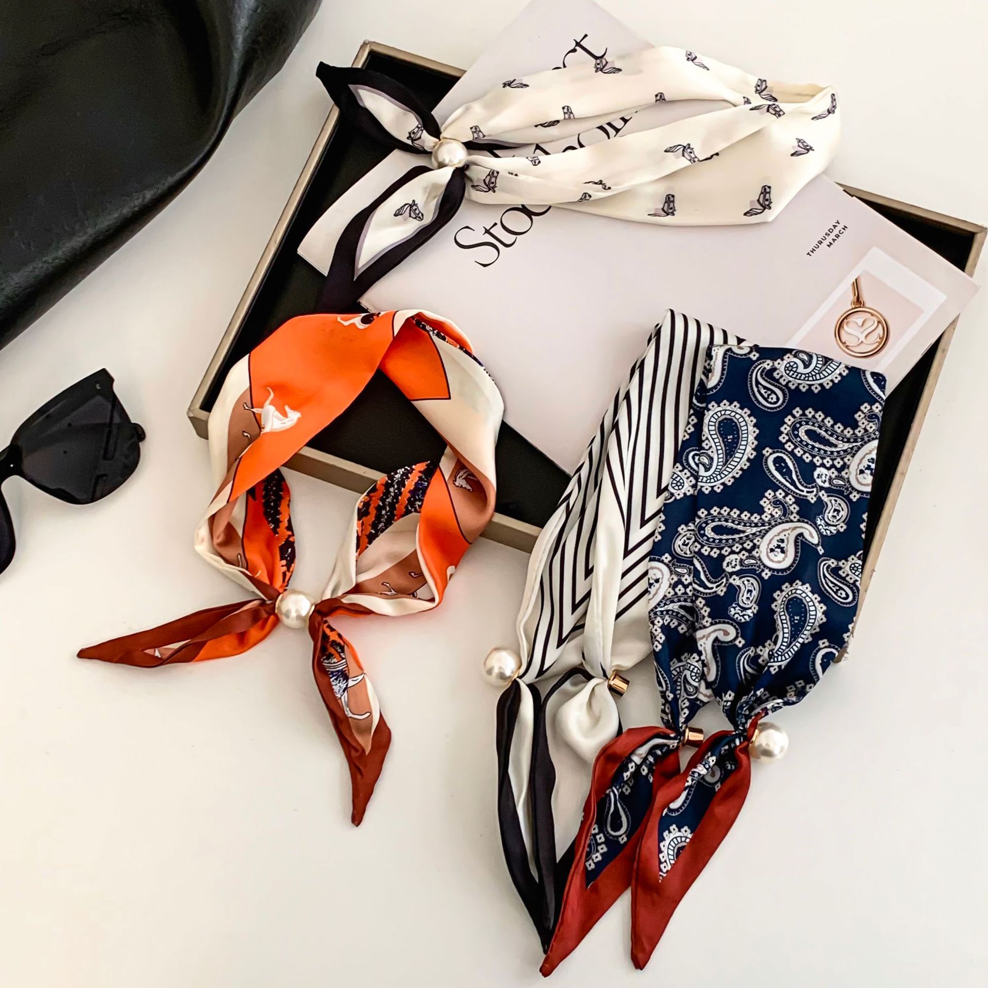 Cashew Flower Silk Scarf Effor - Outdoor Furniture Decor ulasan dan harga